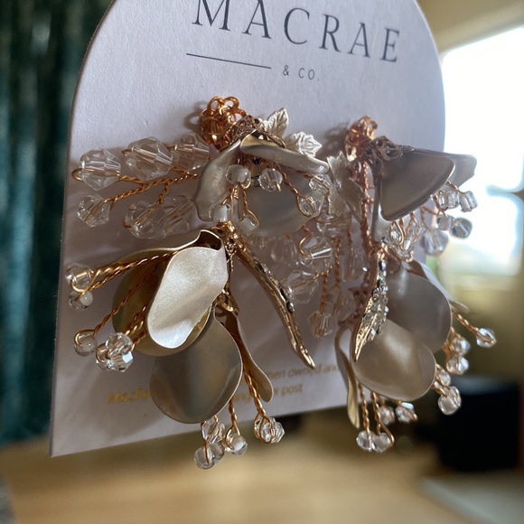 Macrae Wire Flower Buds Crystal Leaves Gold Earrings NWT - Picture 5 of 11